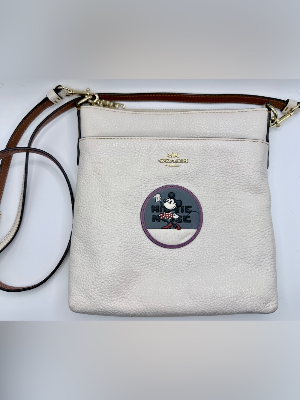 Disney X Coach Minnie Mouse Messenger Crossbody Bag Cream Pebbled Leather